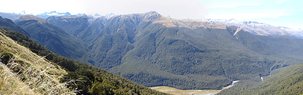 2019-01-16 10.46.56 Panorama Brian - view of Clarke River, Monro Flat, and Saddle Creek_stitch.jpg: 9577x3007, 26385k (2019 Jun 24 21:09)