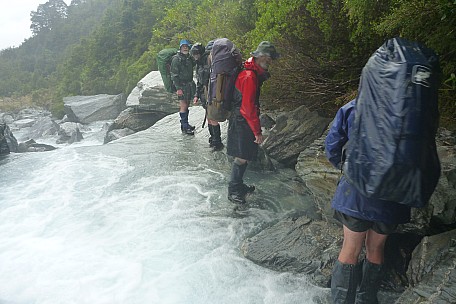 2019-01-19 09.21.47 P1050771 Philip - the party on the Otoko river's edge.jpeg: 4320x2880, 4949k (2019 Jun 24 21:12)