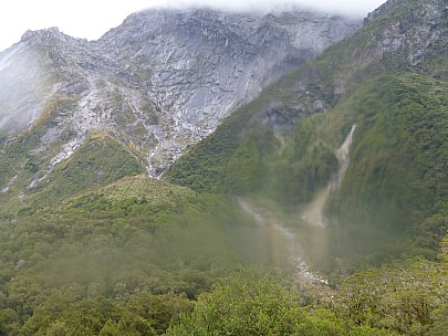 2019-01-20 10.47.47 P1000663 Jim - Otoko Valley sidewalls.jpeg: 4320x3240, 4888k (2019 May 10 21:46)