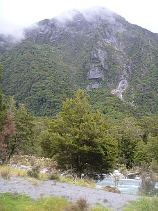 2019-01-20 12.01.37 P1000664 Jim - view across Otoko at lunch stop.jpeg: 3240x4320, 4772k (2019 May 10 21:46)