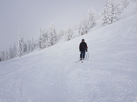 2019-03-02 15.11.13 Jim - Simon on Ramsey's near top of Lakeview lift.jpeg: 4032x3024, 3458k (2019 Mar 04 16:46)