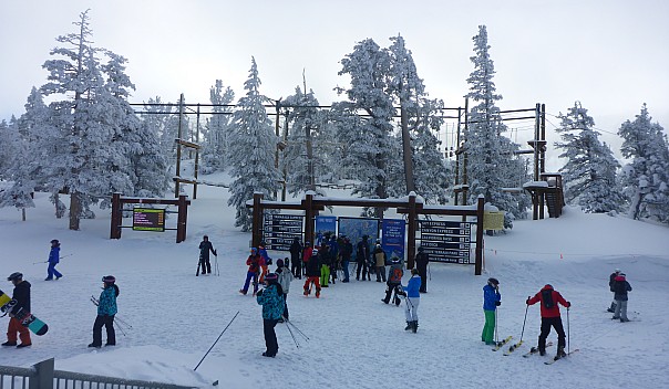 2019-03-04 09.33.32 Panorama Simon - Sign at the top of Heavenly Gondola_stitch.jpg: 5993x3493, 18536k (2019 Mar 10 15:41)