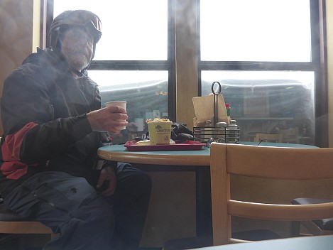 2019-03-07 12.47.21 P1020854 Simon - at lunch.jpeg: 4608x3456, 4349k (2019 Mar 07 12:47)