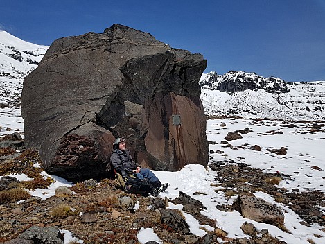 2019-10-26 13.28.49 GS8 Jim - Simon at Stanton Memorial enjoying the sun.jpeg: 4032x3024, 5680k (2021 Jan 21 19:03)