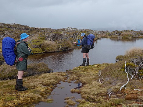 2019-11-10 15.55.23 P1020040 Brian - Simon and Jim by a tarn on the tops.jpeg: 4000x3000, 4740k (2019 Nov 16 20:40)