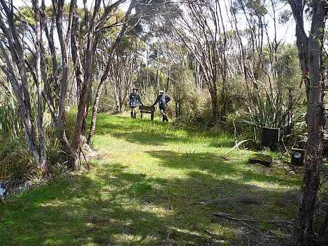 2019-11-12 14.52.48 P1020996 Simon - Brian and Jim at the Rakeahua River Landing.jpeg: 4608x3456, 6112k (2019 Nov 12 14:52)