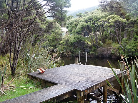 2019-11-14 12.39.43 P1000772 Jim - Freshwater landing with hut across river.jpeg: 4320x3240, 4655k (2019 Nov 14 12:39)