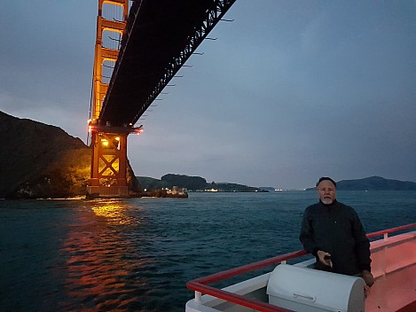 Simon and Golden Gate Bridge north end
Photo: Jim
2020-02-28 18.28.11; '2020 Feb 28 18:28'
Original size: 4,032 x 3,024; 2,156 kB
2020-02-28 18.28.11 GS8 Jim - Simon and Golden Gate Bridge north end.jpeg