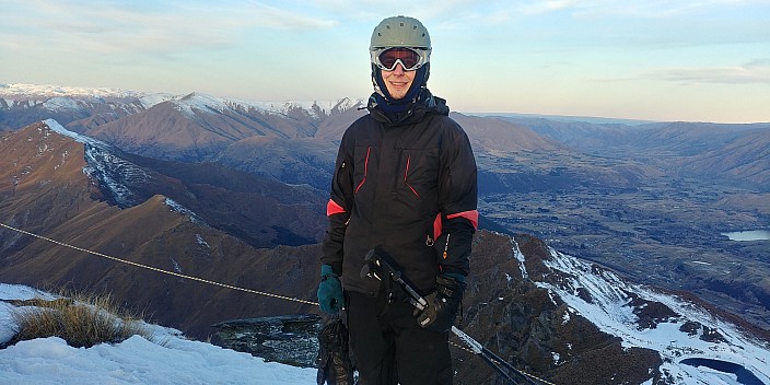 2020-08-05 17.17.05_HDR LG6 Simon - Adrian on Coronet Peak.jpeg: 4160x2080, 3397k (2020 Aug 10 21:05)