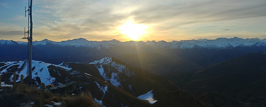 2020-08-05 17.18.18_HDR LG6 Adrian - Coronet Peak into Skippers Canyon_stitch.jpg: 5617x2267, 9570k (2020 Dec 11 11:09)