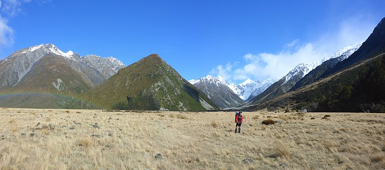 2020-08-30 11.47.10 Panorama Simon - Brian leaving Mistake Flats Forbes behind_stitch.jpg: 7181x3182, 20662k (2020 Oct 24 12:20)