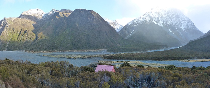 2020-08-30 15.58.53 Panorama Simon - view of Erics Biv from top of Agony Island_stitch.jpg: 7425x3127, 17139k (2020 Oct 24 12:33)