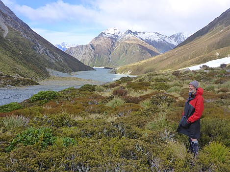 Brian and view down Havelock
Photographer;&nbsp;Simon
2020-08-31&nbsp;09.43.54;&nbsp;Metadata time: '2020 Aug 31 09:43'
Original size:&nbsp;4,608 x 3,456; 6,298 kB
Filename: 2020-08-31 09.43.54 P1030401 Simon - Brian and view down Havelock.jpeg