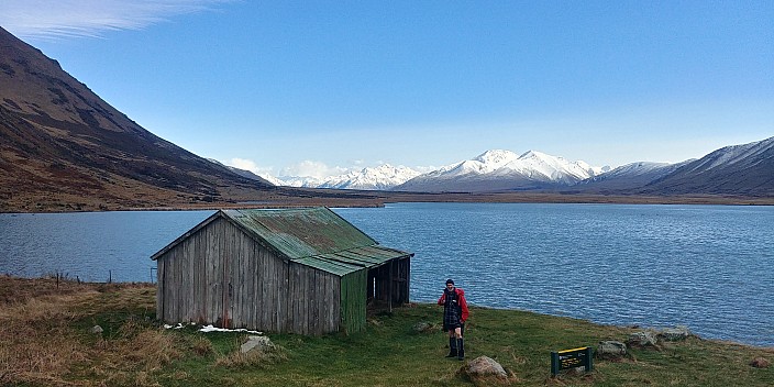 2020-09-05 09.44.00_HDR LG6 Simon - Brian at Lake Emma Hut.jpeg: 4160x2080, 3982k (2020 Nov 08 13:05)