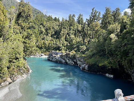 2022-03-05 11.51.02 IMG_2699 Susie - Hokitika Gorge.jpeg: 4032x3024, 6801k (2022 Oct 21 15:13)