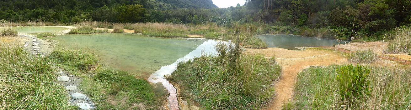 2022-03-08 16.51.06 Panorama Simon - Welcome Flat hot pools_stitch.jpg: 12116x3255, 47060k (2022 Mar 11 21:45)