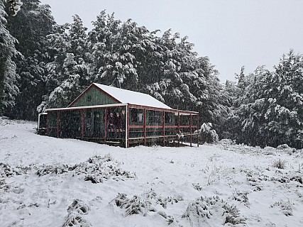 2022-07-30 17.19.49 S20 Simon - Alan Brian and Bruce at Hurunui Hut in heavy snow.jpeg: 4032x3024, 4066k (2022 Aug 20 15:01)