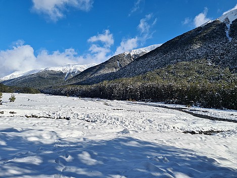 2022-08-01 10.48.12 S20 Simon - snow on the river flats.jpeg: 4032x3024, 3876k (2022 Dec 11 14:59)