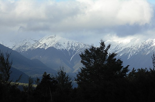 2022-08-03 16.13.24 DSC02905 Alan - view of Mt Emerson and Glynn Wye Range_cr.jpeg: 3648x2392, 2970k (2022 Dec 11 15:05)