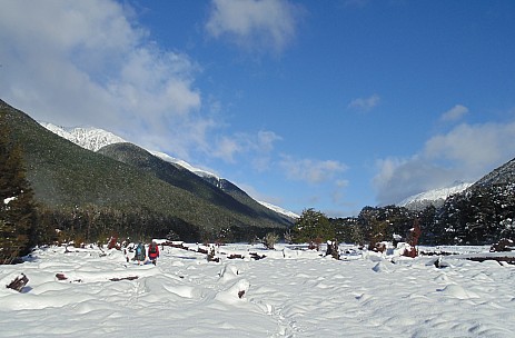 Simon and Bruce heading up Hurunui in snow
Photographer;&nbsp;Alan
2022-08-02&nbsp;09.39.31;&nbsp;Metadata time: '2022 Aug 02 09:39'
Original size:&nbsp;4,608 x 3,024; 4,411 kB;&nbsp;cr
Filename: 2022-08-02 09.39.31 DSC02879 Alan - Simon and Bruce heading up Hurunui in snow_cr.jpg