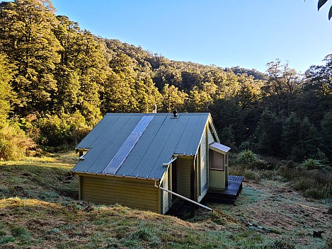 Māori Saddle Hut in the morning
Photo: Simon
2023-04-19 08.37.44; '2023 Apr 19 08:37'
Original size: 9,248 x 6,936; 21,162 kB
2023-04-19 08.37.44 S20+ Simon - Māori Saddle Hut in the morning.jpeg