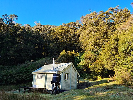 Māori Saddle Hut in the morning
Photo: Simon
2023-04-19 08.40.16; '2023 Apr 19 08:40'
Original size: 9,248 x 6,936; 26,171 kB
2023-04-19 08.40.16 S20+ Simon - Māori Saddle Hut in the morning.jpeg