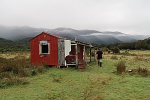  visit Joe's Hut, tramp to car, drive to Fox for the night