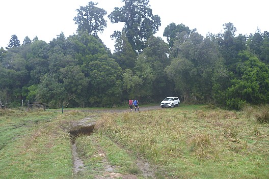 Arriving Back At The Car
Photographer;&nbsp;Philip
2023-04-21&nbsp;11.04.36;&nbsp;Metadata time: '2023 Apr 21 11:04'
Original size:&nbsp;4,320 x 2,880; 5,038 kB
Filename: 2023-04-21 11.04.36 P1070174 Philip - arriving back at the car.jpeg