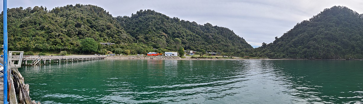 Jackson Bay wharf
Photographer;&nbsp;Simon
2023-04-21&nbsp;13.01.03;&nbsp;Metadata time: '2023 Apr 21 13:01'
Original size:&nbsp;19,607 x 5,631; 99,491 kB;&nbsp;stitch
Filename: 2023-04-21 13.01.03 S20+ Simon - Jackson Bay wharf_stitch.jpg