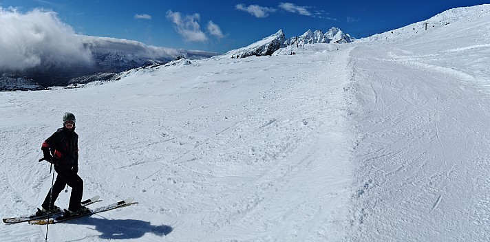Adrian near the top of Venom
Photographer;&nbsp;Simon
2023-08-06&nbsp;13.47.35;&nbsp;Metadata time: '2023 Aug 06 13:47'
Original size:&nbsp;13,814 x 6,828; 15,499 kB;&nbsp;stitch
Filename: 2023-08-06 13.47.35 S20+ Simon - Adrian near the top of Venom_stitch.jpg