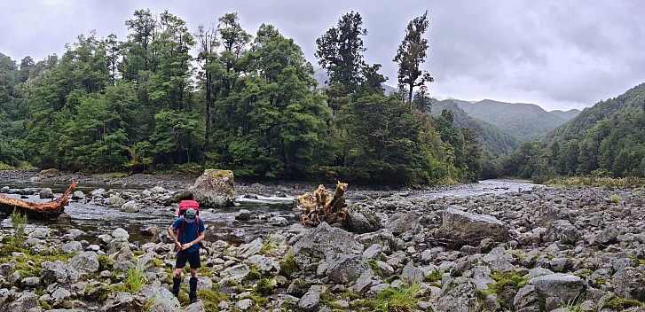Brian at Arapito Creek
Photographer;&nbsp;Simon
2024-01-05&nbsp;08.11.27;&nbsp;Metadata time: '2024 Jan 05 08:11'
Original size:&nbsp;13,341 x 6,460; 10,391 kB;&nbsp;stitch
Filename: 2024-01-05 08.11.27 S20+ Simon - Brian at Arapito Creek_stitch.jpg