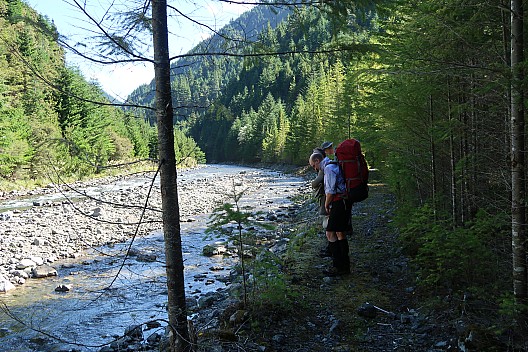 Alan, Simon, and Bruce on the track beside the Branch River
Photographer;&nbsp;Brian
2024-01-27&nbsp;16.40.18;&nbsp;Metadata time: '2024 Jan 27 16:40'
Original size:&nbsp;5,472 x 3,648; 12,125 kB
Filename: 2024-01-27 16.40.18 IMG_1038 Brian - Alan, Simon, and Bruce on the track beside the Branch River.jpeg