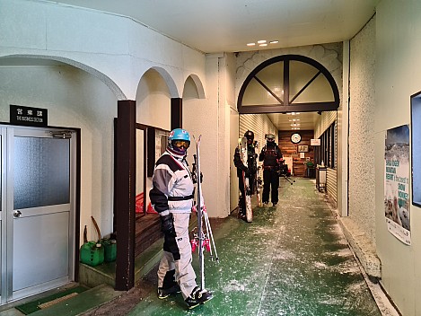 Jim, Adrian, and Kevin in the entrance to the Higashitateyama Gondola
Photo: Simon
2024-03-04 15.23.31; '2024 Mar 04 19:23'
Original size: 9,248 x 6,936; 12,696 kB
2024-03-04 15.23.31 S20+ Simon - Jim, Adrian, and Kevin in the entrance to the Higashitateyama Gondola.jpeg