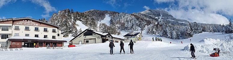 Ski Yokoteyama, Shibutoge, and Kumanoyu 
Simon, Adrian, and Kevin with view up to Yokoteyama
Photographer;&nbsp;Jim
2024-03-08&nbsp;15.09.10;&nbsp;Metadata time: '2024 Mar 08 15:09'
Original size:&nbsp;6,957 x 1,795; 2,570 kB;&nbsp;stitch
Filename: 2024-03-08 15.09.10 S21FE+ Jim - Simon, Adrian, and Kevin with view up to Yokoteyama_stitch.jpg