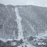Nishidateyama, Takamagahara, Tanneno Mori Okojo, Ichinose skiing
View down Hoppo-Bunadaira ski area to Giant ski area
Photo: Jim
2024-03-09 15.32.00; '2024 Mar 09 15:32'
Original size: 2,992 x 2,992; 3,077 kB