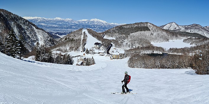 Adrian on Sun Valley A+ Polar Bear course
Photo: Simon
2024-03-11 10.16.35; '2024 Mar 11 14:16'
Original size: 12,383 x 6,169; 20,071 kB; stitch
2024-03-11 10.16.35 S20+ Simon - Adrian on Sun Valley A+ Polar Bear course_stitch.jpg