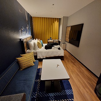 Room at Citadines Namba Ōsaka
Photographer;&nbsp;Jim
2024-03-13&nbsp;19.59.47;&nbsp;Metadata time: '2024 Mar 13 23:59'
Original size:&nbsp;2,992 x 2,992; 2,283 kB
Filename: 2024-03-13 19.59.47 S21FE+ Jim - room at Citadines Namba Ōsaka.jpeg