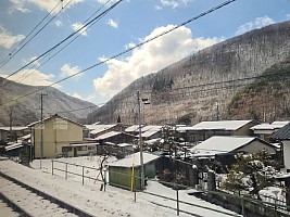 Travelling Shiga Kōgen to Ōsaka through Nagano and Nagoya
View from Chuo line Shinkansen Narai Valley
Photo: Adrian
2024-03-13 12.21.02; '2024 Mar 13 12:21'
Original size: 3,591 x 2,693; 2,595 kB; cr
2024-03-13 12.21.02 S20+ Adrian - view from Chuo line Shinkansen Narai Valley_cr.jpg