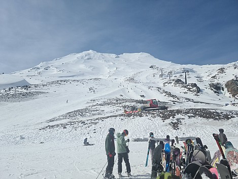 Tūroa from the Giant cafe
Photographer;&nbsp;Adrian
2024-09-12&nbsp;14.03.59;&nbsp;Metadata time: '2024 Sept 12 14:03'
Original size:&nbsp;9,248 x 6,936; 12,657 kB
Filename: 2024-09-12 14.03.59 Adrian - Tūroa from the Giant cafe.jpg