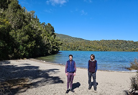 Adrian and Kevin at Rotopounamu
Photo:&nbsp;Simon
2024-09-11&nbsp;12.50.37;&nbsp;'2024 Sept 11 12:50'
Original size:&nbsp;9,248 x 6,336; 20,464 kB;&nbsp;cr
2024-09-11 12.50.37 Simon  - Adrian and Kevin at Rotopounamu_cr.jpg