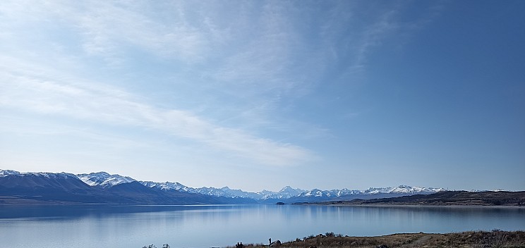 Southern Alps from Lake Pukaki lookout
Photographer;&nbsp;Philip
2024-09-28&nbsp;15.18.04;&nbsp;Metadata time: '2024 Sept 28 15:18'
Original size:&nbsp;8,000 x 3,783; 3,915 kB;&nbsp;cr
Filename: 2024-09-28 15.18.04 IMG_20240928_151804 Philip - Southern Alps from Lake Pukaki lookout_cr.jpg