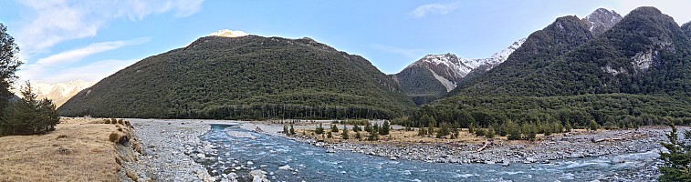 Huxley Forks
Photographer;&nbsp;Simon
2024-09-29&nbsp;18.36.09;&nbsp;Metadata time: '2024 Sept 29 18:36'
Original size:&nbsp;26,177 x 6,918; 24,683 kB;&nbsp;stitch
Filename: 2024-09-29 18.36.09 S20+ Simon - Huxley Forks_stitch.jpg