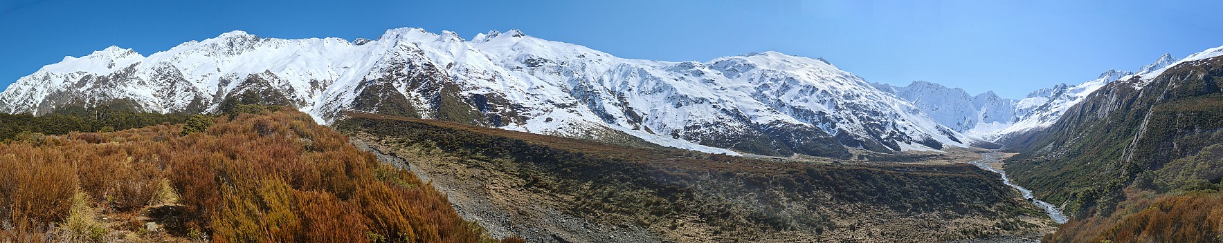 Huxley Range, Kā Tiritiri o te Moana, and the head of the North Huxley
Photographer;&nbsp;Simon
2024-09-30&nbsp;12.23.46;&nbsp;Metadata time: '2024 Sept 30 12:23'
Original size:&nbsp;34,940 x 6,960; 42,467 kB;&nbsp;stitch
Filename: 2024-09-30 12.23.46 S20+ Simon - Huxley Range, Kā Tiritiri o te Moana, and the head of the North Huxley_stitch.jpg