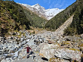 Brian in a South Huxley side creek
Photographer;&nbsp;Simon
2024-10-01&nbsp;09.31.22;&nbsp;Metadata time: '2024 Oct 01 09:31'
Original size:&nbsp;9,248 x 6,936; 29,998 kB
Filename: 2024-10-01 09.31.22 S20+ Simon - Brian in a South Huxley side creek.jpeg