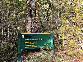 South Huxley Valley sign
Photo: Simon
2024-10-01 08.42.03; '2024 Oct 01 08:42'
Original size: 8,576 x 6,432; 20,069 kB; str
2024-10-01 08.42.03 S20+ Simon - South Huxley Valley sign_str.jpeg