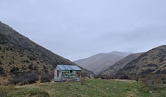 Otamatapaio Station (Blue) Hut
Photo: Simon
2024-10-02 14.38.29; '2024 Oct 02 14:38'
Original size: 8,539 x 5,019; 9,615 kB; str, cr
2024-10-02 14.38.29 S20+ Simon - Otamatapaio Station (Blue) Hut_str_cr.jpg