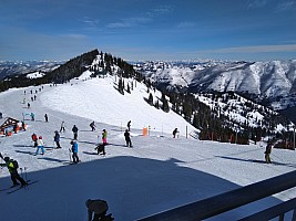Green Valley from Crystal Mountain
Photographer;&nbsp;Nick
2025-02-26&nbsp;10.15.31;&nbsp;Metadata time: '2025 Feb 26 10:15'
Original size:&nbsp;4,608 x 3,456; 8,056 kB
Filename: 2025-02-26 10.15.31 Nick - Green Valley from Crystal Mountain.jpeg