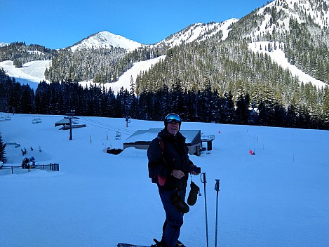 Simon at Discovery Lift
Photographer;&nbsp;Nick
2025-02-26&nbsp;09.06.13;&nbsp;Metadata time: '2025 Feb 26 09:06'
Original size:&nbsp;4,608 x 3,456; 5,386 kB
Filename: 2025-02-26 09.06.13 Nick - Simon at Discovery Lift.jpeg