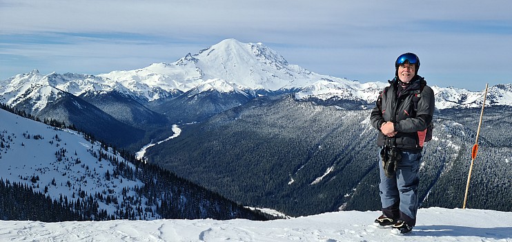 On Crystal Mountain North, Mt Ranier
Photographer;&nbsp;Simon
2025-02-26&nbsp;10.20.31;&nbsp;Metadata time: '2025 Feb 26 10:20'
Original size:&nbsp;9,248 x 4,389; 10,743 kB;&nbsp;cr
Filename: 2025-02-26 10.20.31 S20+ Simon - on Crystal Mountain North, Mt Ranier_cr.jpg