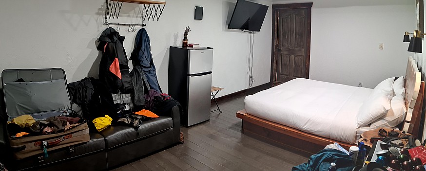 Room at Paradise Village
Photographer;&nbsp;Simon
2025-02-28&nbsp;20.23.31;&nbsp;Metadata time: '2025 Feb 28 20:23'
Original size:&nbsp;11,369 x 4,578; 3,291 kB;&nbsp;stitch
Filename: 2025-02-28 20.23.31 S20+ Simon - room at Paradise Village_stitch.jpg